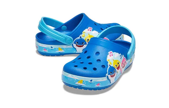 PS-Crocs-Funny-Shark-Small-Crocs-Outdoor-Flat-Heel-Beach-Sports-Blue-Sandals-2 (PS) Crocs Funny Shark Small Crocs Outdoor Flat Heel Beach Sports Blue Sandals
